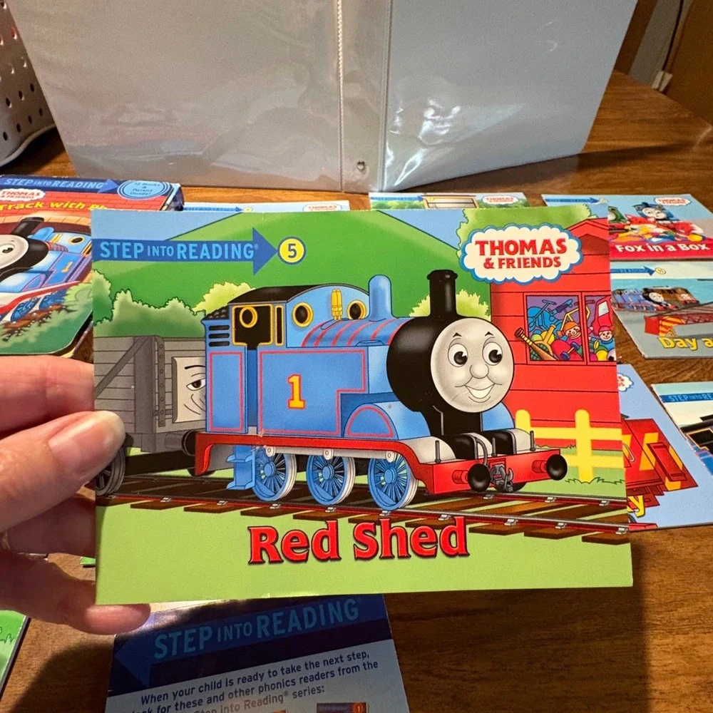 Thomas & Friends On Track with Phonics Step into Reading 11 Book Set Boxed